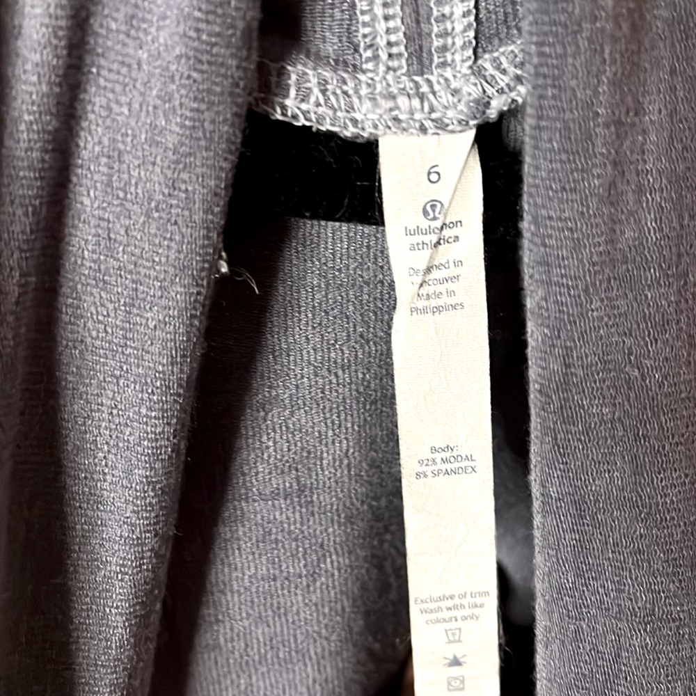 Lululemon To & Flow Wrap - Picture 5 of 6